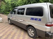 Cần bán Hyundai Starex sản xuất năm 2009, màu bạc, xe nhập 