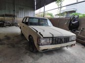 Cần bán xe Toyota Crown đời 1981, màu trắng, nhập khẩu, 165 triệu