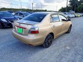 Cần bán Toyota Vios E sản xuất 2010, màu vàng còn mới, giá tốt