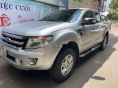 Cần bán Ford Ranger XLT năm sản xuất 2014, màu bạc