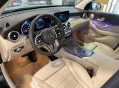 Bán Mercedes GLC 300 fom 2020 lưới màu đỏ