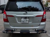 Cần bán Toyota Innova đời 2015, màu bạc xe gia đình