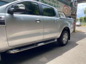 Cần bán Ford Ranger XLT năm sản xuất 2014, màu bạc