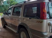 Cần bán gấp Ford Everest đời 2006 giá cạnh tranh