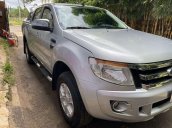 Cần bán Ford Ranger XLT năm sản xuất 2014, màu bạc