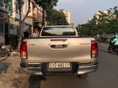 Cần bán Toyota Hilux 3.0 2015, màu xám, xe nhập còn mới, giá tốt