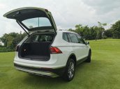 Khuyến mãi xe Tiguan Allspace màu trắng giảm giá 12 % tiền mặt (Tương đương 207 triệu)