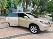 Gia đình cần bán nhanh xe sang giá hợp lý Lexus RX 350, mẫu 2010 màu vàng kem tại TP HCM