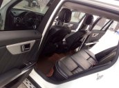 Cần bán Mercedes GLK250 sản xuất năm 2014, màu trắng, chính chủ