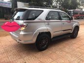 Cần bán xe Toyota Fortuner năm sản xuất 2012, màu bạc 