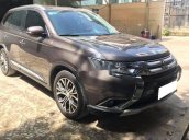 Cần bán xe Mitsubishi Outlander sản xuất năm 2017, màu xám  