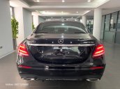 Bán gấp Mercedes E300 AMG 2020, màu đen, xe cũ giá tốt
