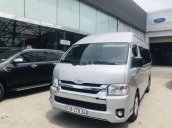 Cần bán gấp Toyota Hiace sản xuất 2018, màu bạc, xe nhập 