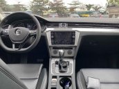 Bán Volkswagen Passat năm 2017, màu trắng, nhập khẩu 