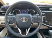 Toyota Camry 2.5 Q đen sản xuất 2019 nhập khẩu, xe biển Hà Nội