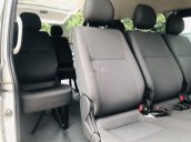 Bán Toyota Hiace năm sản xuất 2018, màu bạc 