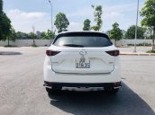 Cần bán gấp Mazda CX 5 đời 2017, màu trắng, 800tr