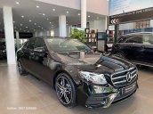 Cần bán Mercedes E300 AMG 2020, màu đen, xe cũ chính hãng