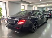 Bán gấp Mercedes E300 AMG 2020, màu đen, xe cũ giá tốt
