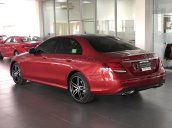 Bán Mercedes-Benz E300 2020, màu đỏ duy nhất, chính hãng