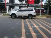 Xe Mitsubishi Pajero sản xuất năm 2014, màu trắng  