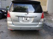 Bán xe Toyota Innova sản xuất năm 2010, màu bạc còn mới 