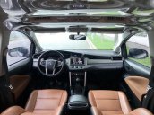 Cần bán gấp Toyota Innova đời 2019 xe gia đình