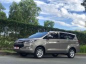 Cần bán gấp Toyota Innova đời 2019 xe gia đình