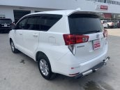 Cần bán xe Toyota Innova sản xuất năm 2019, màu trắng như mới