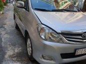 Bán xe Toyota Innova sản xuất năm 2010, màu bạc còn mới 