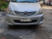 Bán xe Toyota Innova sản xuất năm 2010, màu bạc còn mới 