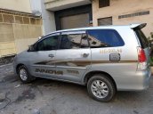 Bán xe Toyota Innova sản xuất năm 2010, màu bạc còn mới 