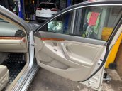 Cần bán lại xe Toyota Camry năm sản xuất 2008, màu bạc còn mới 