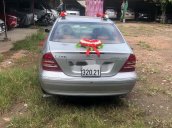 Cần bán lại xe Mercedes C200 năm sản xuất 2001, màu bạc còn mới, giá 220tr