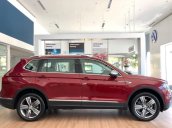 Tiguan Luxury S màu đỏ bản cao cấp nhất - " Tháng 8 khuyến mãi giá trị lên đến 63 triệu"