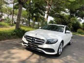 Bán lại Mercedes E250 năm sản xuất 2017, màu trắng, giá rẻ