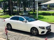 Bán Mercedes E300 đời 2019, màu trắng như mới