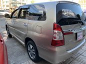 Cần bán Toyota Innova năm 2015, màu vàng cát, số tự động, giá tốt