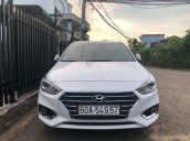 Bán xe Hyundai Accent 2018, màu trắng còn mới  