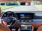 Bán Mercedes E300 đời 2019, màu trắng như mới