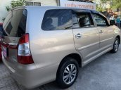 Cần bán Toyota Innova năm 2015, màu vàng cát, số tự động, giá tốt