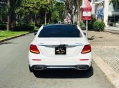 Bán Mercedes E300 đời 2019, màu trắng như mới