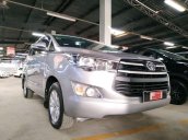 Cần bán xe Toyota Innova đời 2016, màu xám còn mới