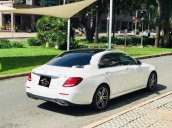 Bán Mercedes E300 đời 2019, màu trắng như mới