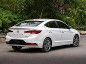Bán ô tô Hyundai Elantra 1.6 MT sản xuất năm 2020, màu trắng, giá chỉ 572 triệu