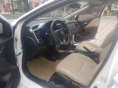 Bán Honda City năm sản xuất 2015, màu trắng còn mới