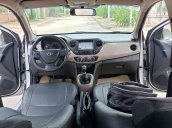 Cần bán Hyundai Grand i10 đời 2015, màu bạc, nhập khẩu 