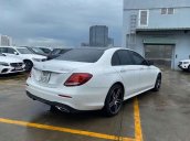 Bán ô tô Mercedes E300 sản xuất 2019, màu trắng