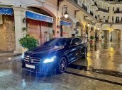 Bán gấp chiếc xe Mercedes E300 AMG đời 2018, màu đen