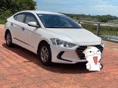 Bán xe Hyundai Elantra năm sản xuất 2018, màu trắng còn mới  